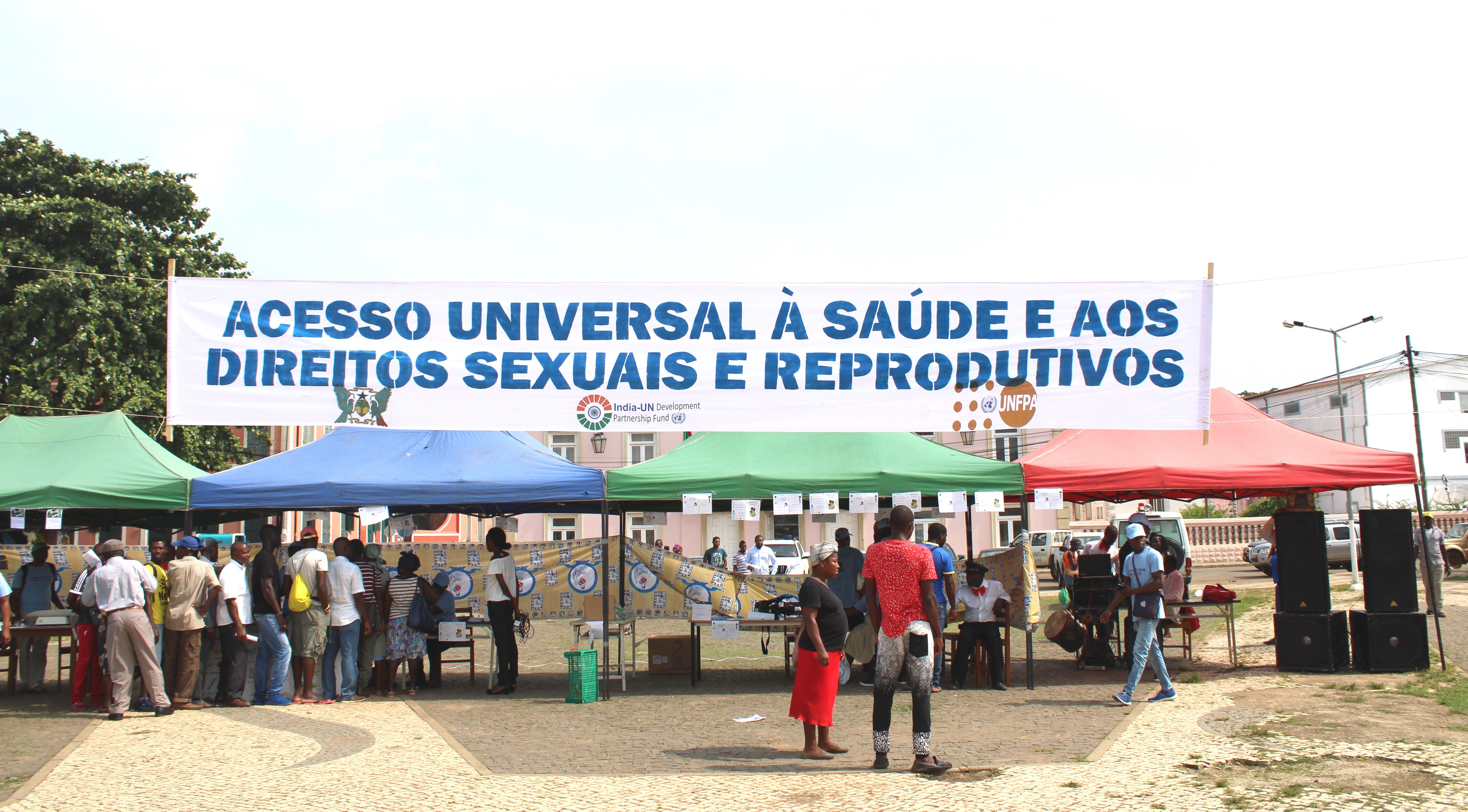 Feira de Saúde na Semana de Planeamento Familiar na Praça Yon Gato